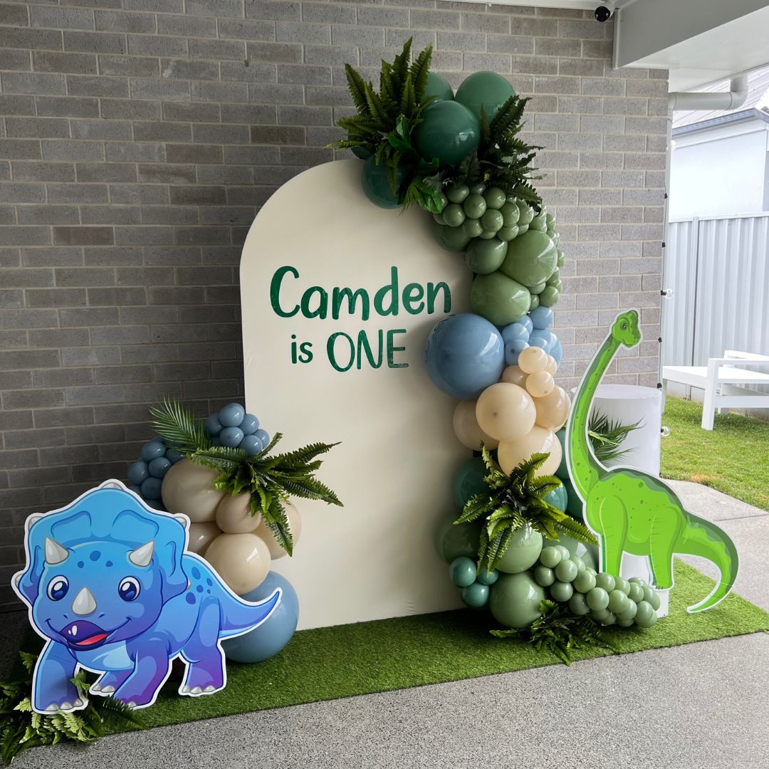 Signature Arch Backdrop Package