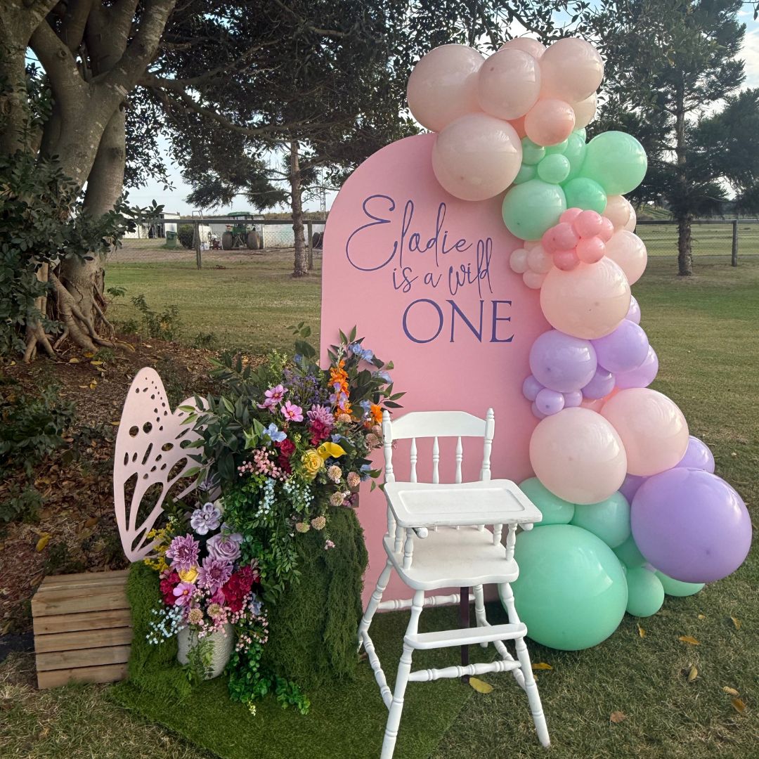 Signature Arch Backdrop Package