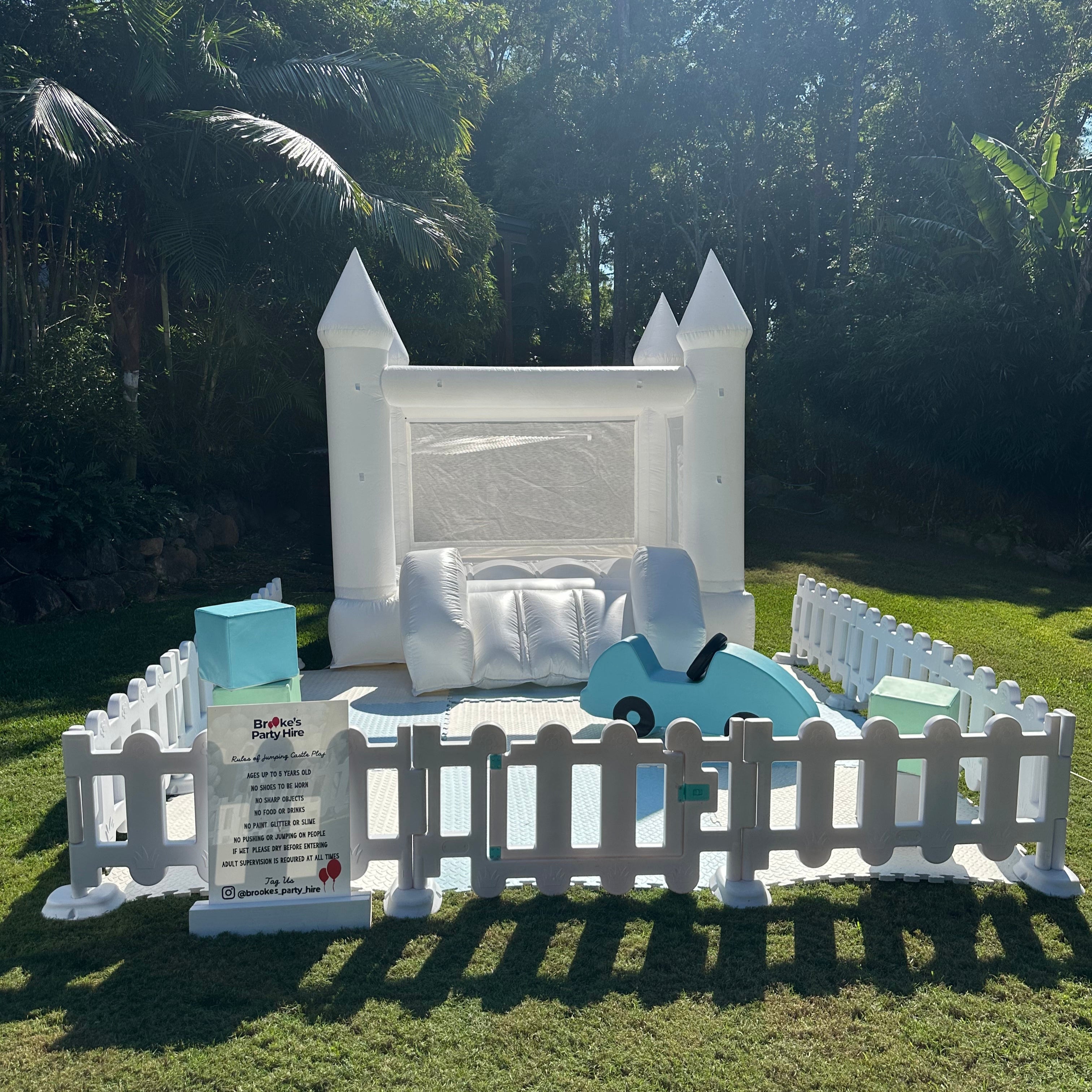 Jnr White Jumping Castle - 2.5 x 3m