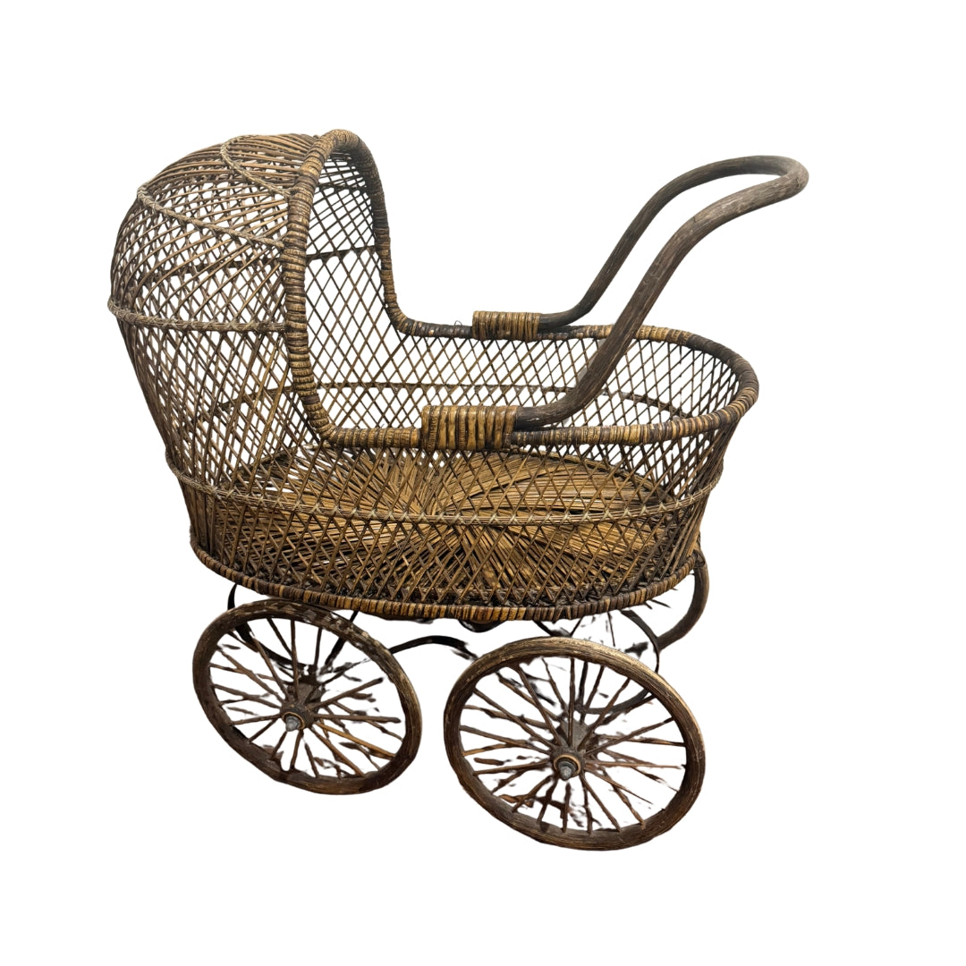 Vintage Pram Décor – Natural Rattan Brown